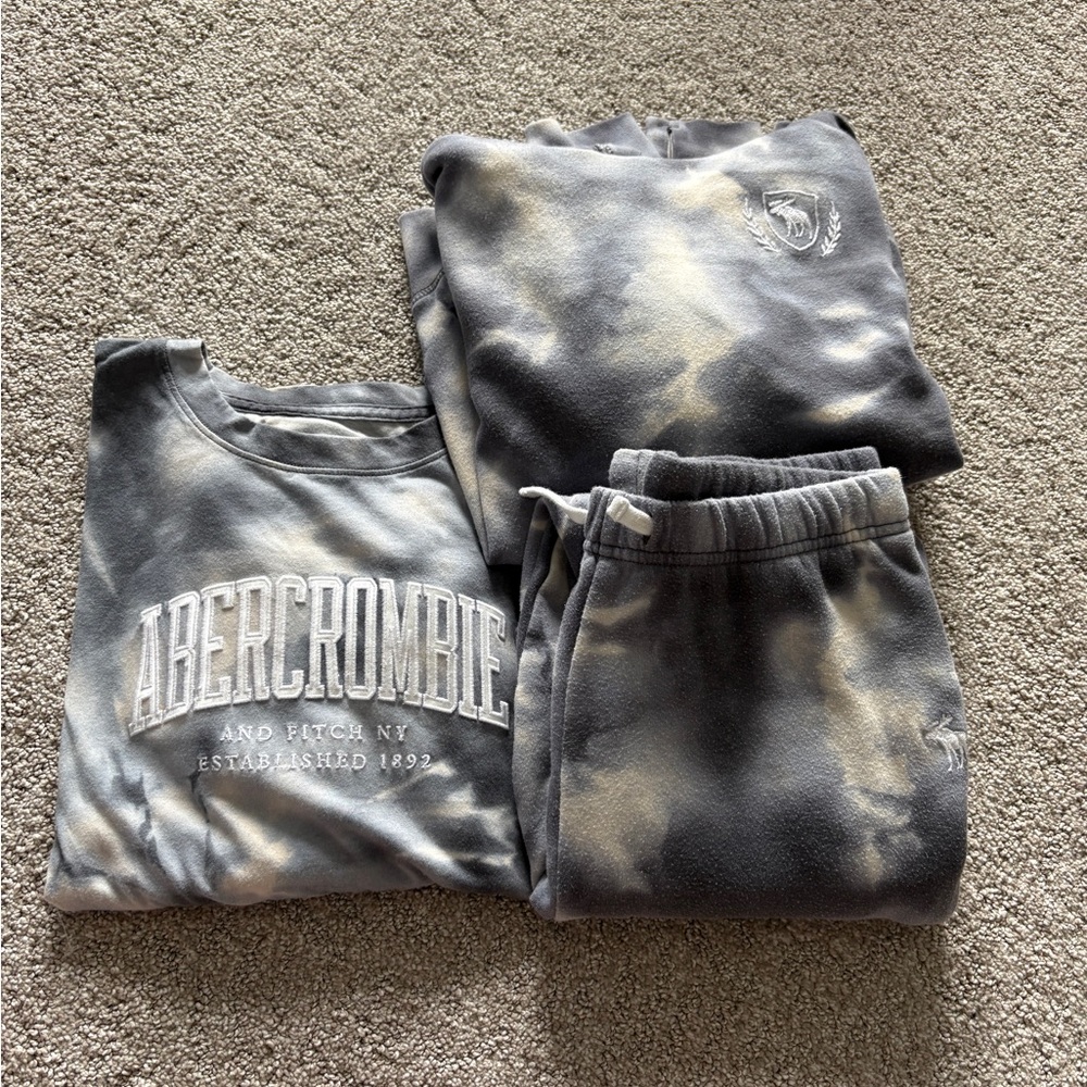 Abercrombie Kids Gray and Cream Matching Set